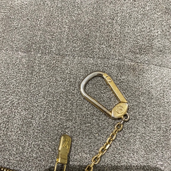 Louis Vuitton Key Holder - Picture 3 of 3